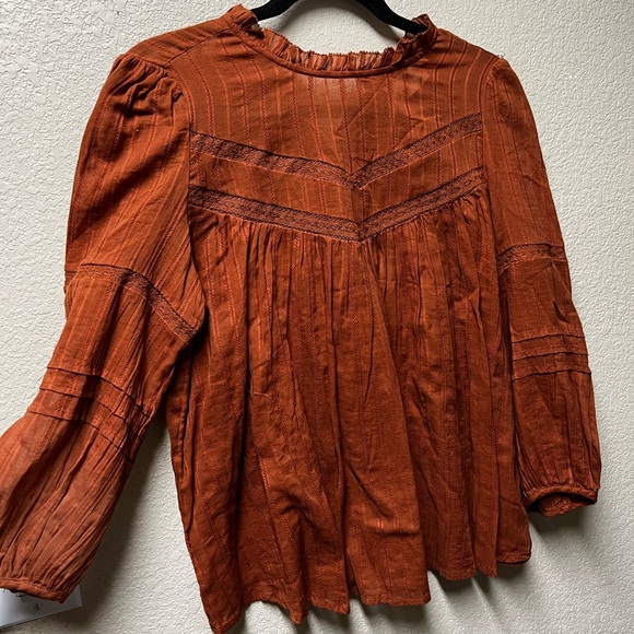 Universal Thread lace blouse - Picture 2 of 4